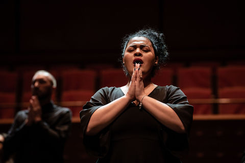 Singer from Siparantum Choir, Kosovo on the stage of the World Choir Games 2021 © Jonas Persson