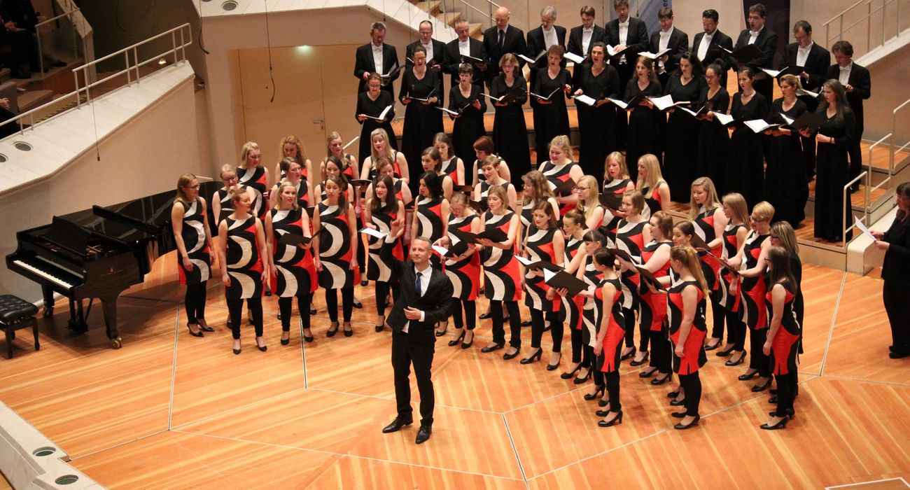 KYN and Berlin Radio Choir © INTERKULTUR