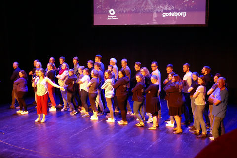 BonnVoice (Germany) on stage © Roger Schmidt