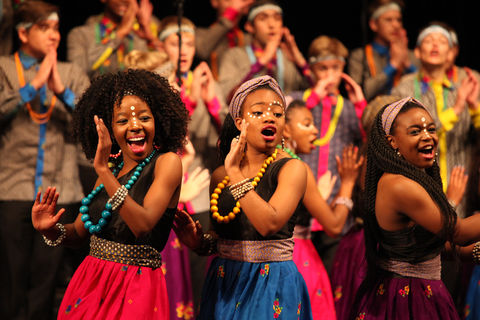 Singers from South Africa on stage © Studi43
