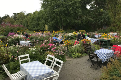 Café "Flickorna Lundgren" © INTERKULTUR
