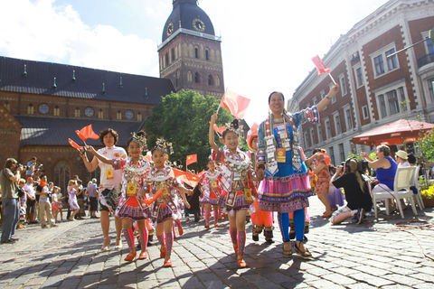 Parade of Nations in Riga © Studi43
