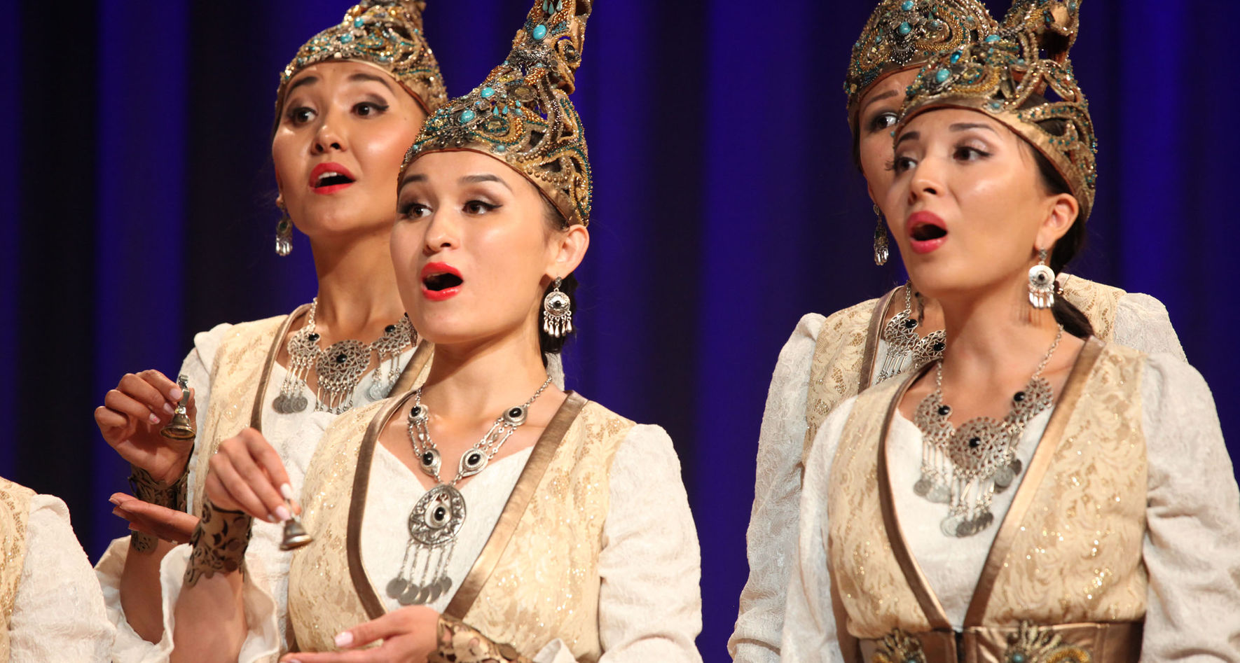 Chamber Choir of Astana State Philharmony, Kazakhstan on stage © Studi43