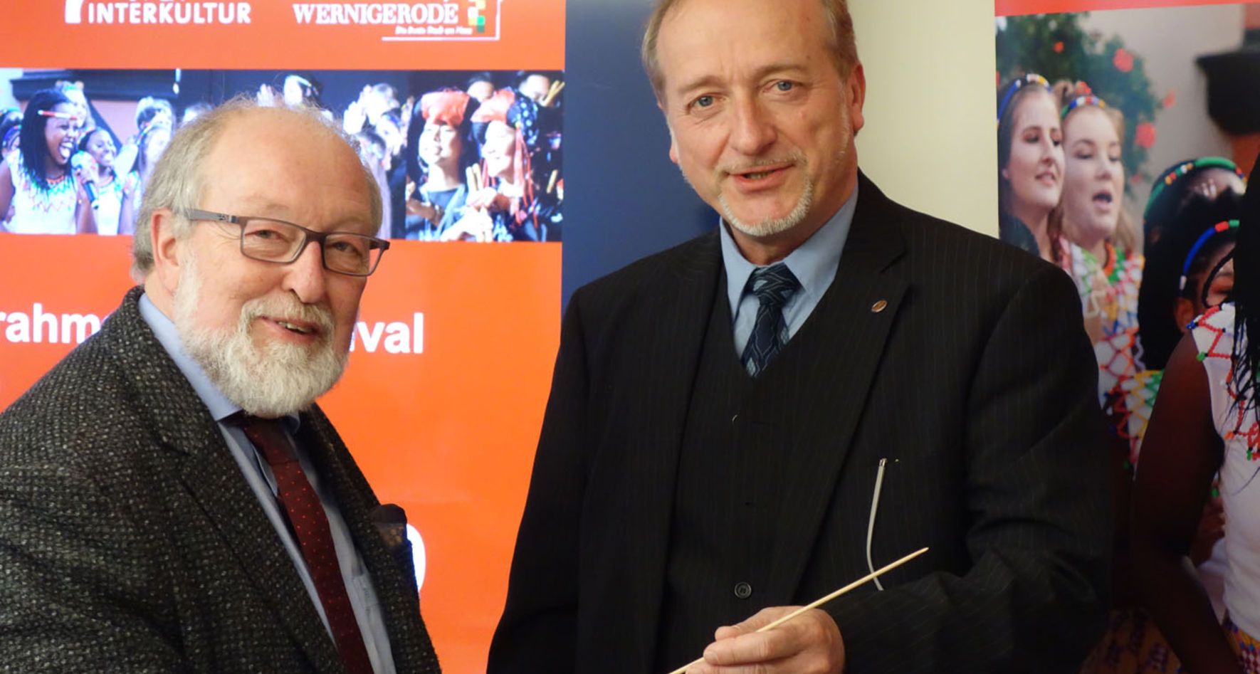 Former Artistic Director Prof. Eisenbeiß with new Artistic Director Peter Habermann (r.) © INTERKULTUR