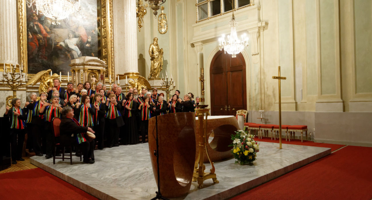 Choirs performing first Friendship Concert in Vienna ©INTERKULTUR