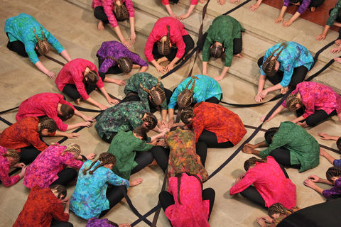 performing singers