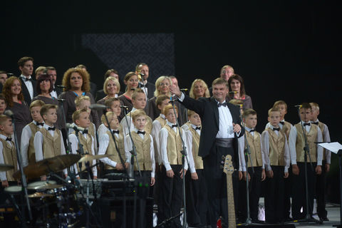 Knabenchor der Jāzeps Mediņš Musikschule und Dirigent Romāns Vanags  © Riga 2017 / Kaspars Garda