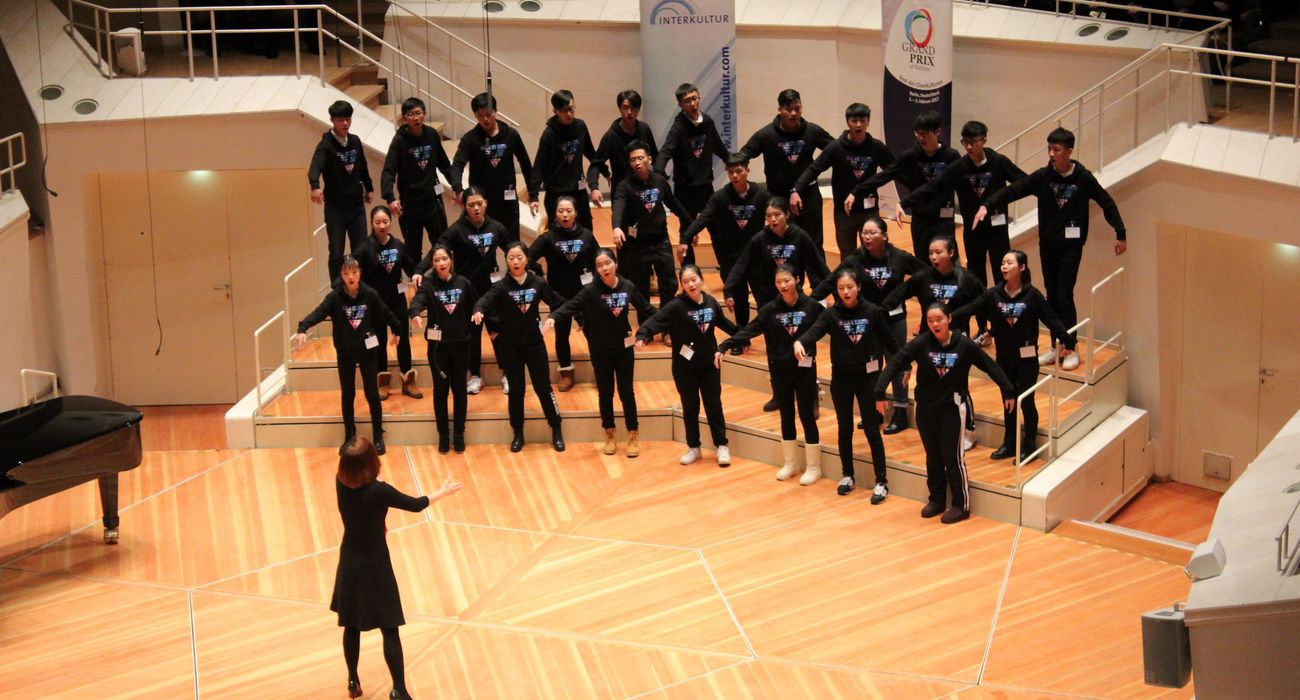 The Skyline Choir of Shenzhen Meilin High School © INTERKULTUR