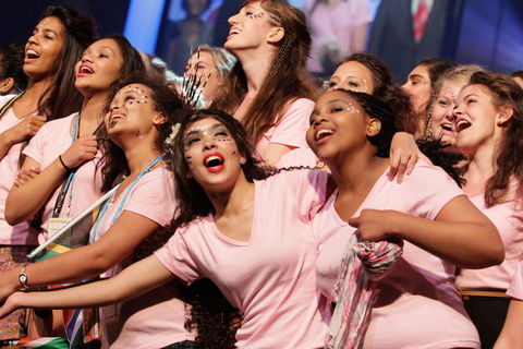 Stellenberg Girls' Choir from South Africa at Awards Ceremony (2012) © Carlo Cruz