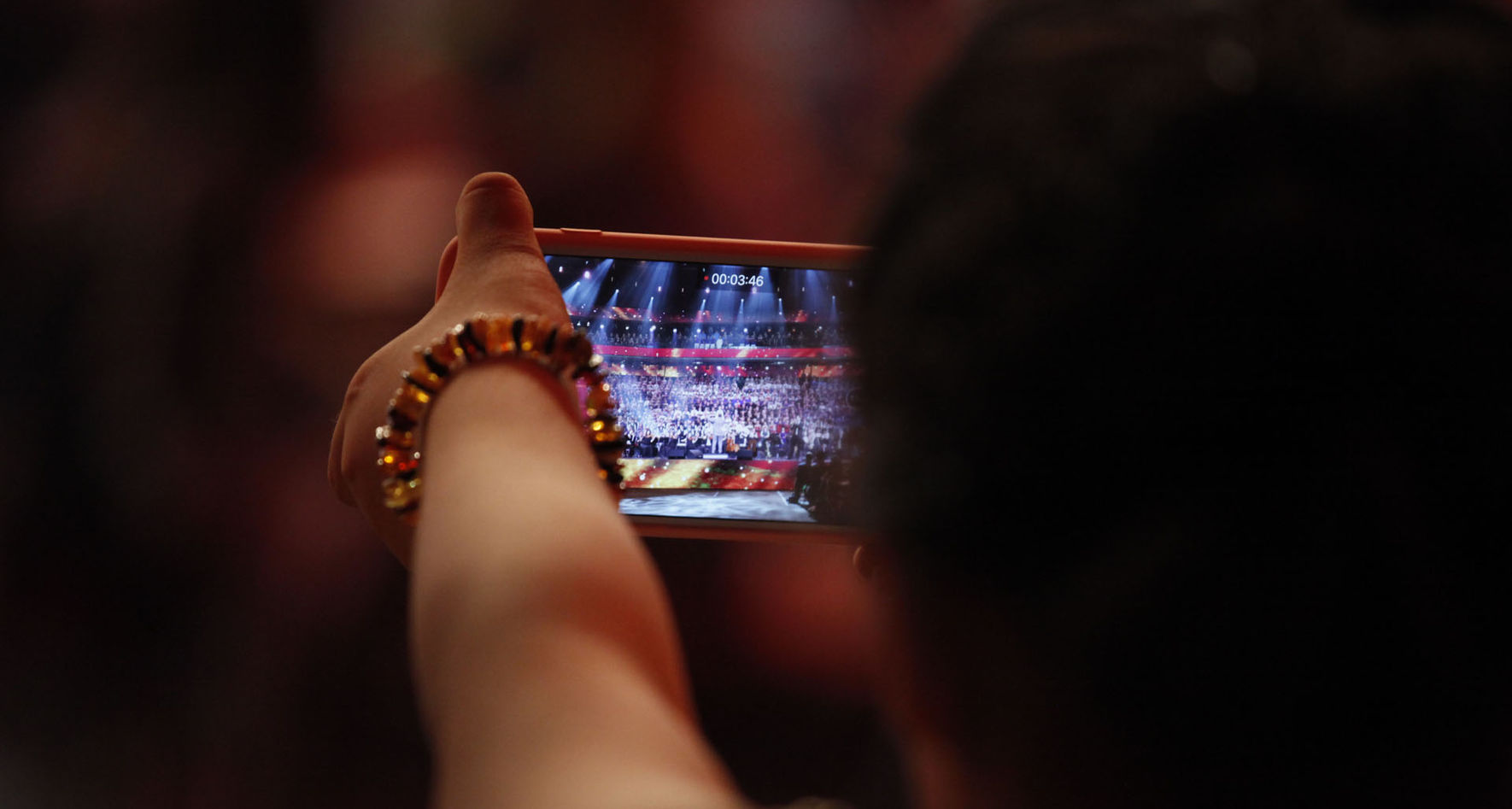 Filming a choir with a smartphone © INTERKULTUR / Studi43