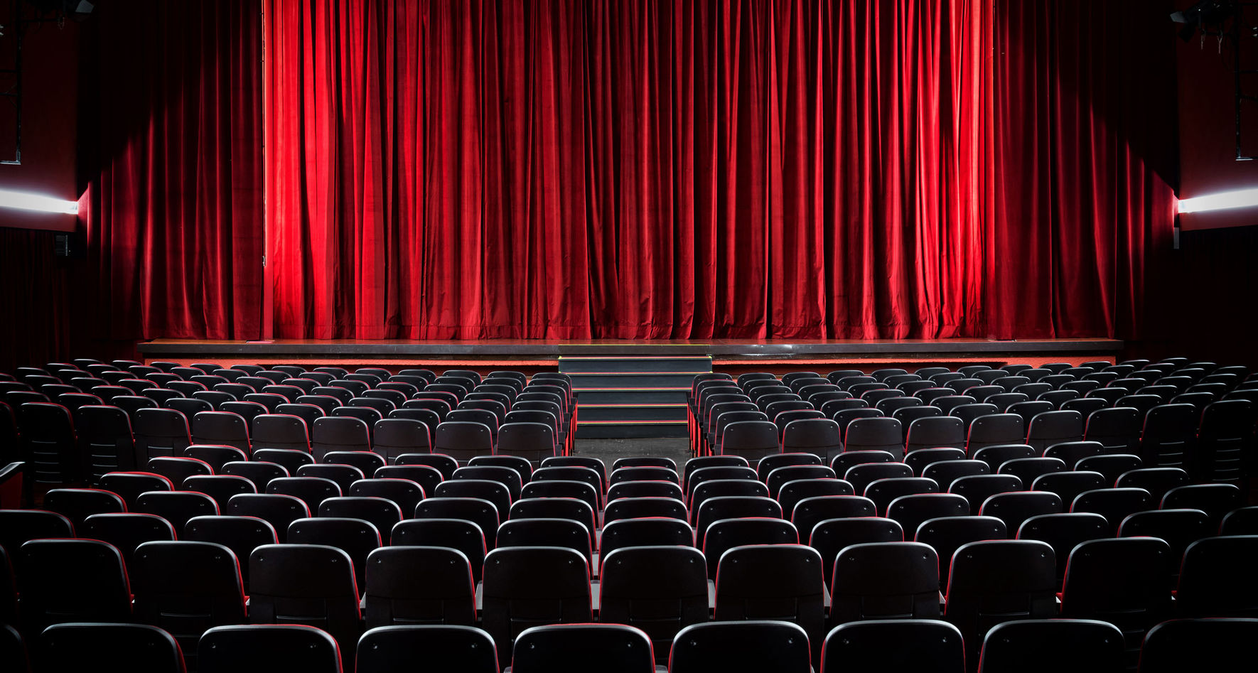 Empty concert room © Adobe Stock