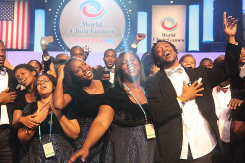 The Aeolians of Oakwoold University, USA cheering at Awards Ceremony © Anna Bentley