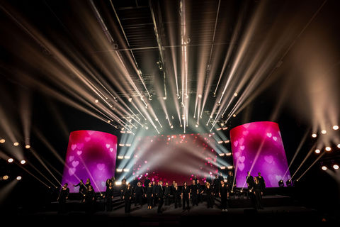 Choir on stage © Jonas Persson