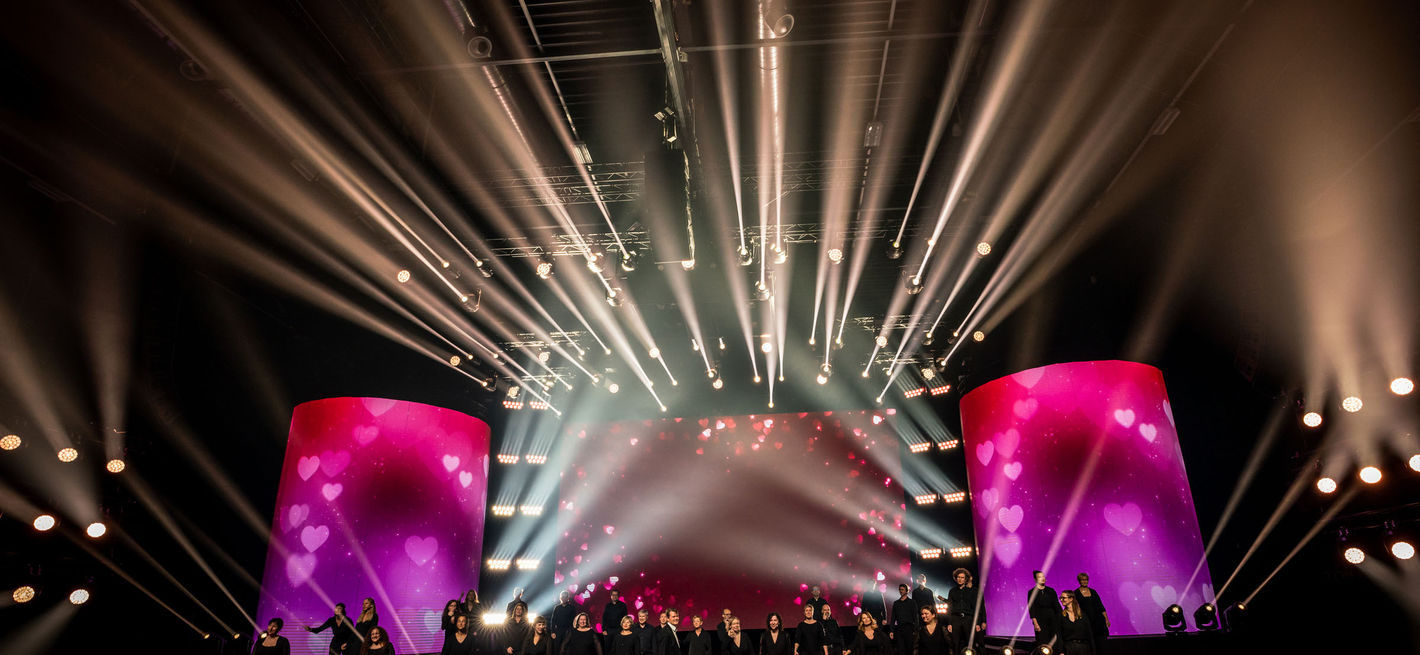 Choir on stage © Jonas Persson