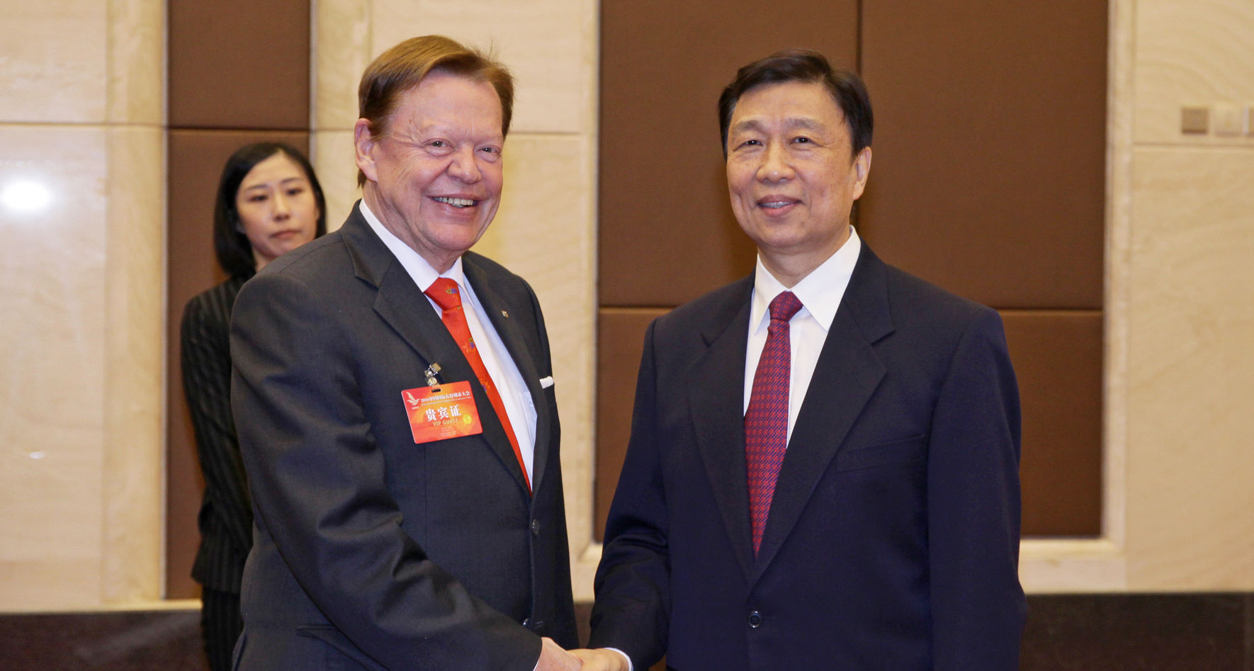 H.E. Li Yuanchao, Vice-President of the People's Republic of China and INTERKULTUR President Günter Titsch © CPAFFC
