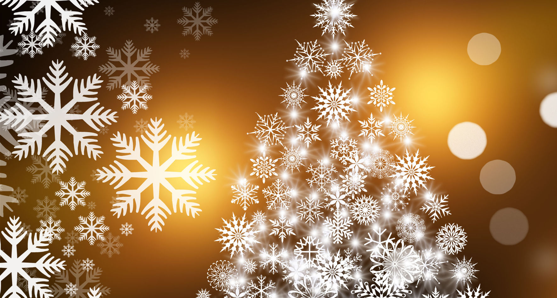Christmas Tree and Snowflakes © Pixabay
