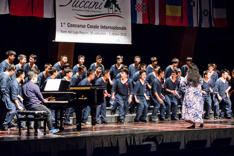 Shanghai YangjingF Haniggh School Men's Choir