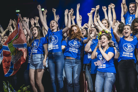 Cheering choir at Award Ceremony © Jonas Persson