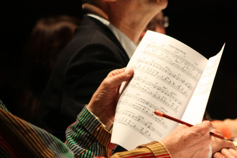 Choral expert with notes