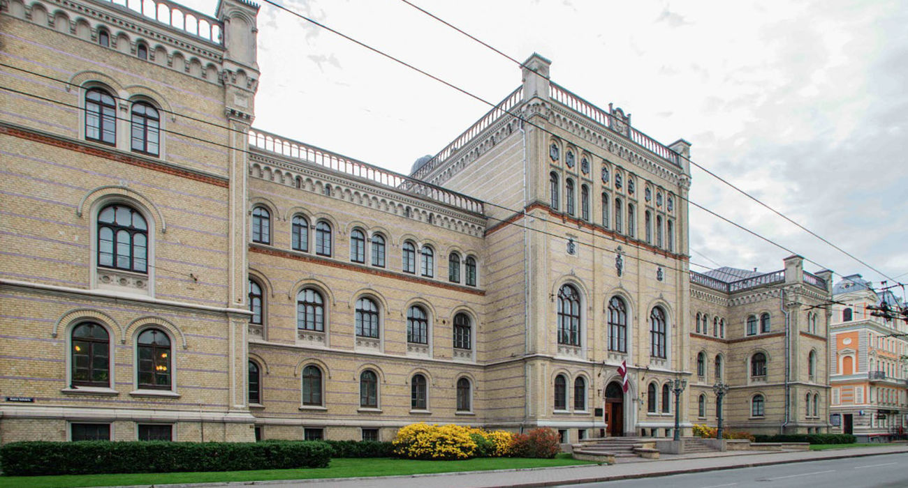 University of Latvia outside ©f64
