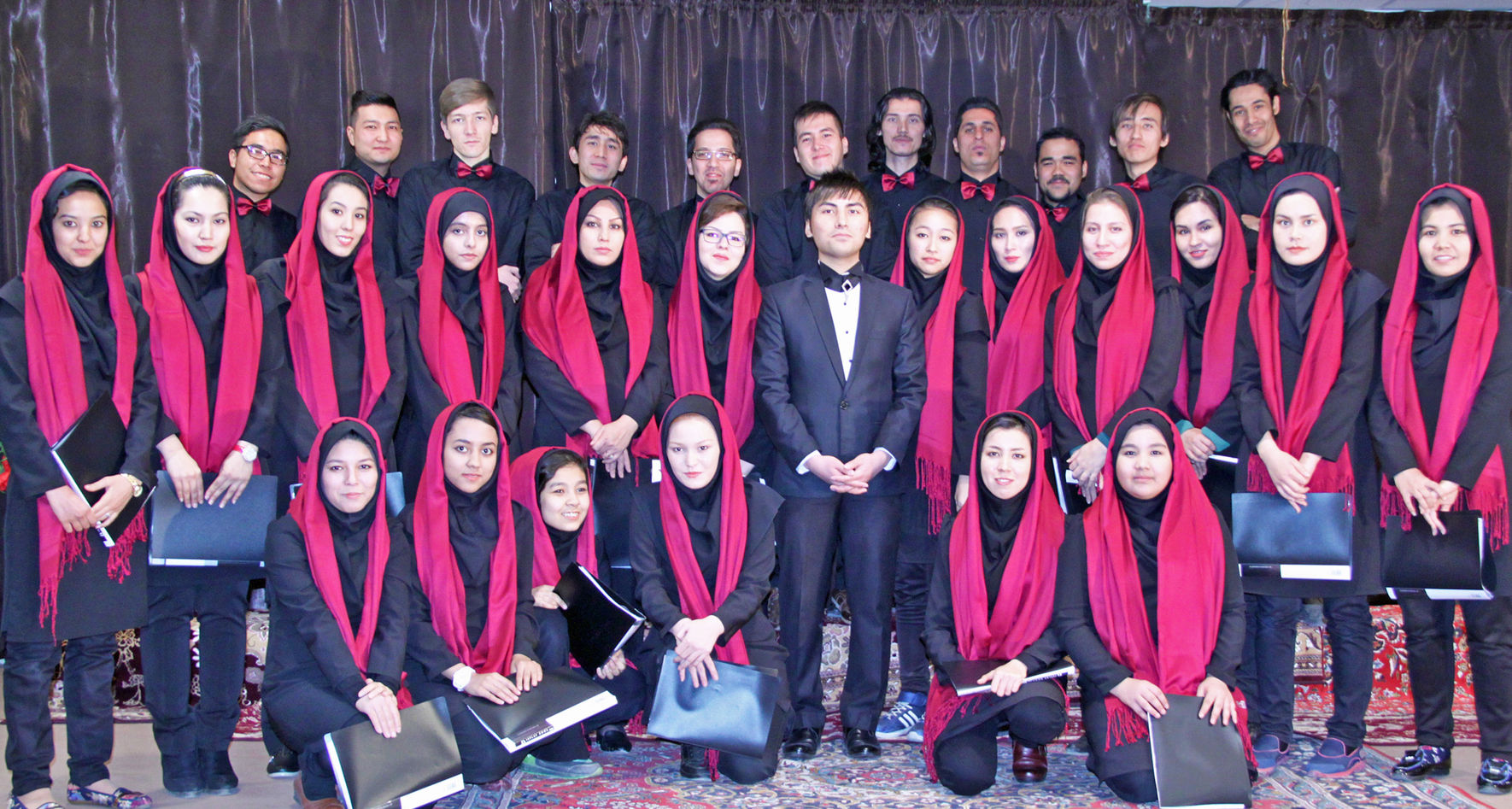 Choir Noor-e Omid