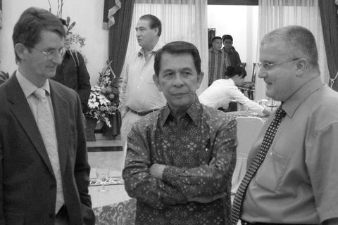 Dr. Sinyo Harry Sarundajang with Stefan Bohländer and Thomas Schüle (INTERKULTUR) © Dr. Sinyo Harry Sarundajang
