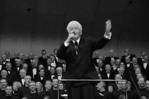 Awarding of the "World Peace Prize of the Choir Olympics", Stuttgart 2006 © INTERKULTUR
