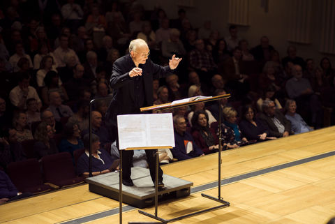 John Rutter conducting © Nick Rutter