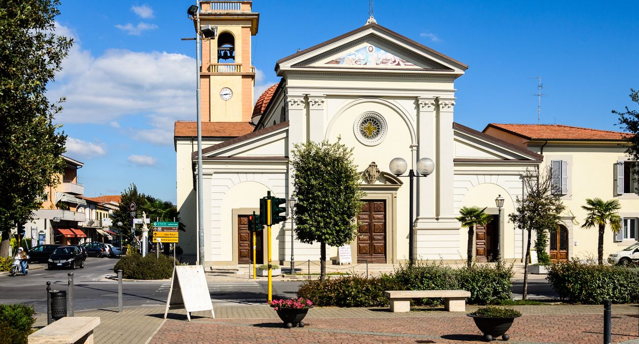 Eine kleine Kirche in Torre del Lago Puccini
